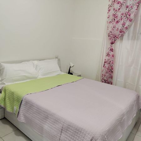Lovely Appartment Near Como Casnate Con Bernate Luaran gambar